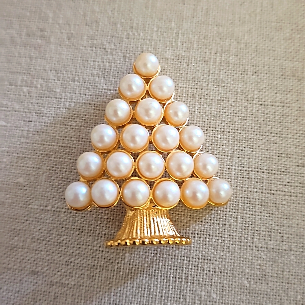 Pearl Christmas Tree Brooch
